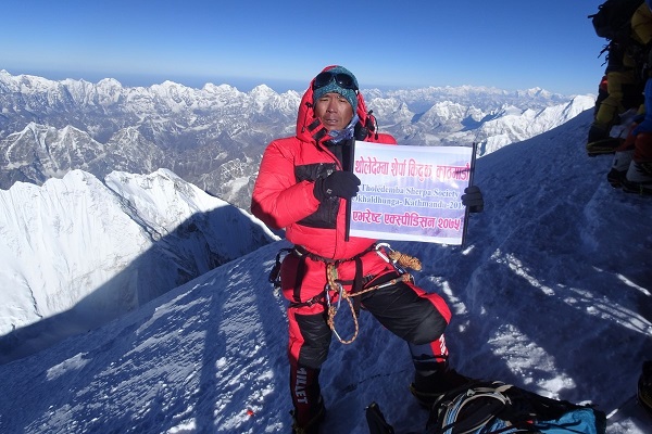 Furi Sherpa at the top of the Mount Everest.