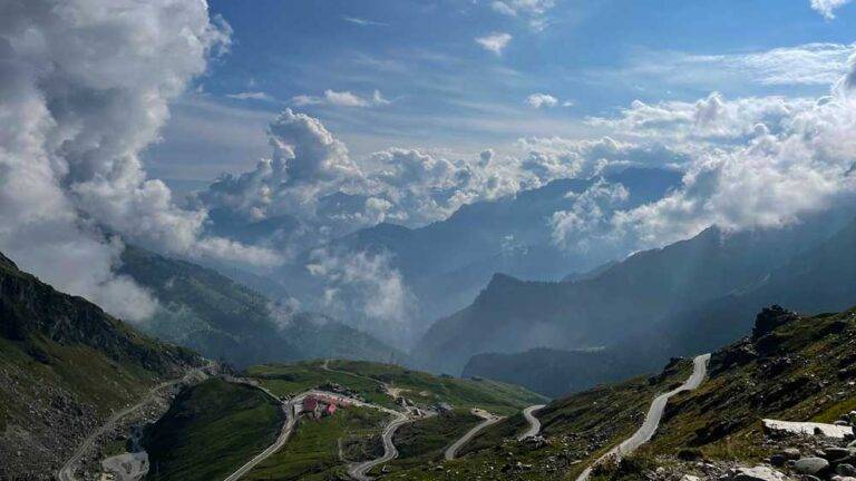Rohtang Pass: A Road to Heaven