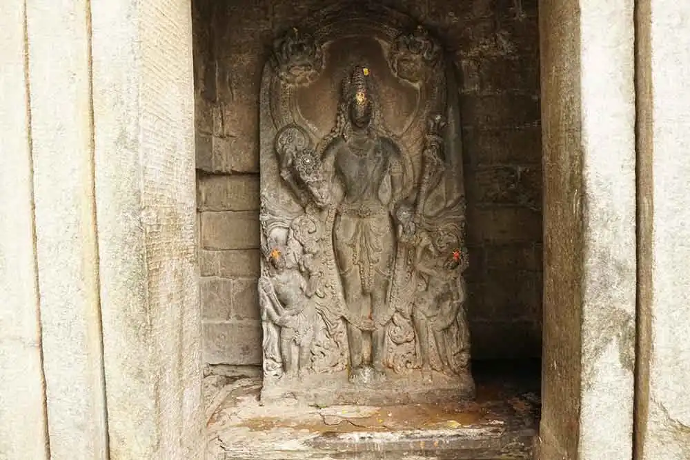 Image of Lord Vishnu at the the Basheshar Mahadev temple. 