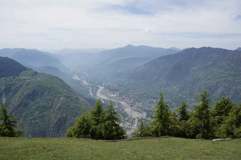 A view of Bhuntar town 