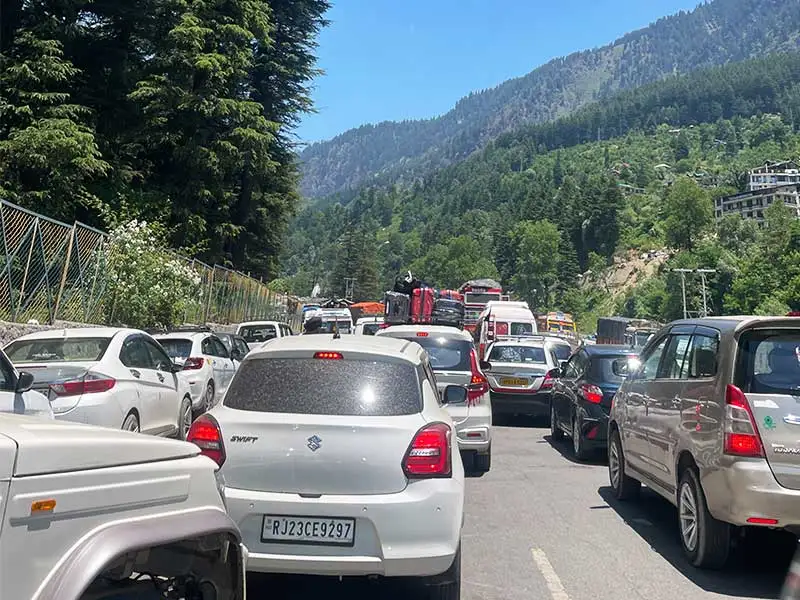 Vehicles stuck in a traffic jam in Manali