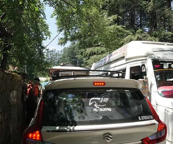 No space for pedestrians in Manali.