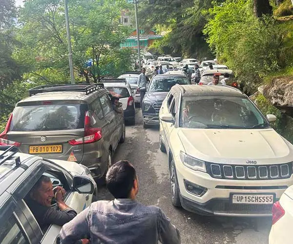 A traffic jam in Tirthan valley