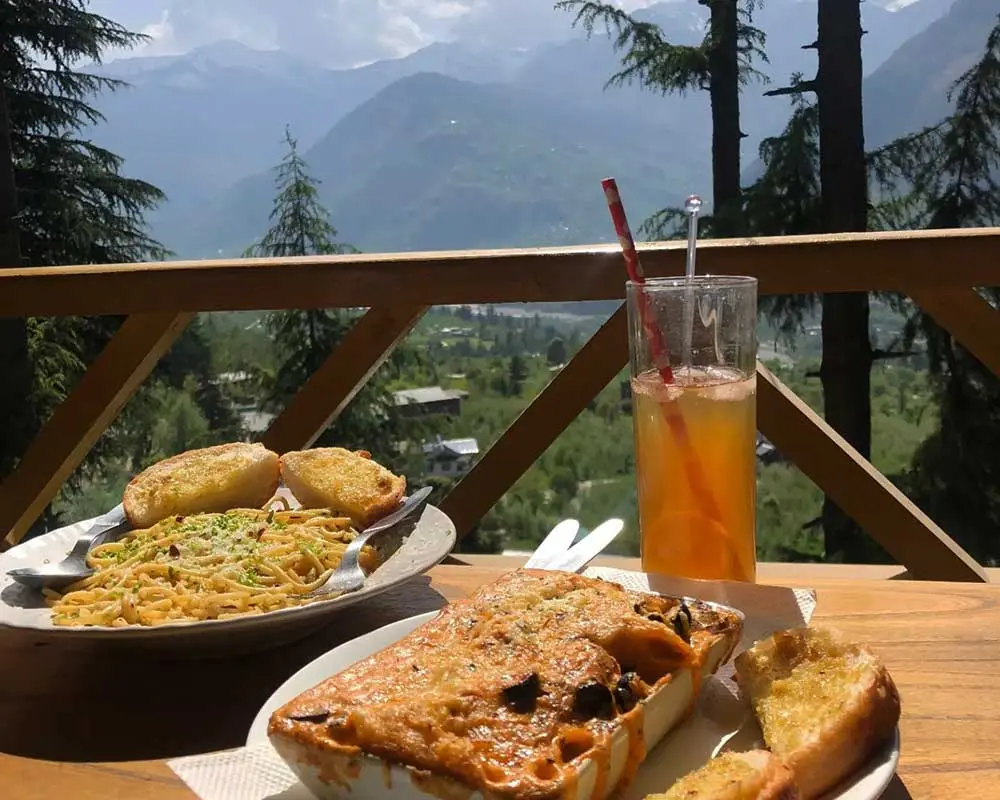 Best cafes, bakeries and restaurants in Naggar