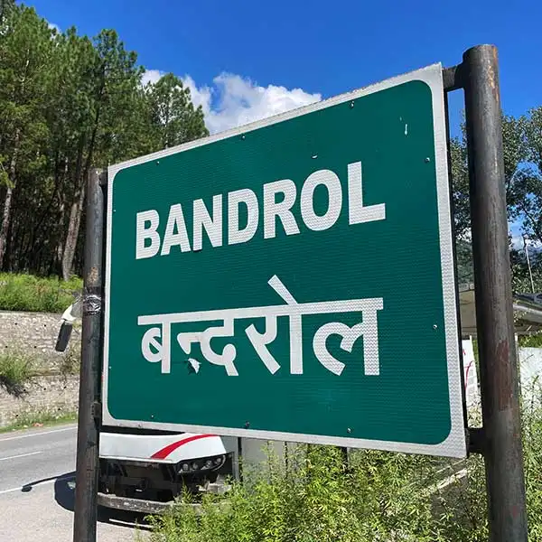 Bandrol-village-signboard in Kullu