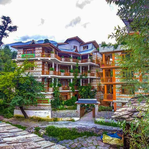 Himalayan country house homestay in old manali