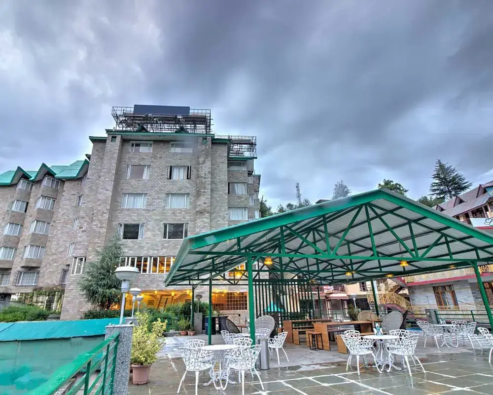 A view of a hotel in Old Manali