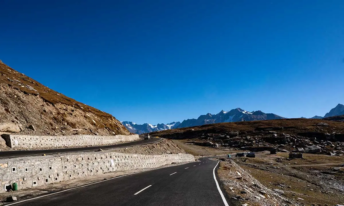 Driving to Rohtang in October is safe.