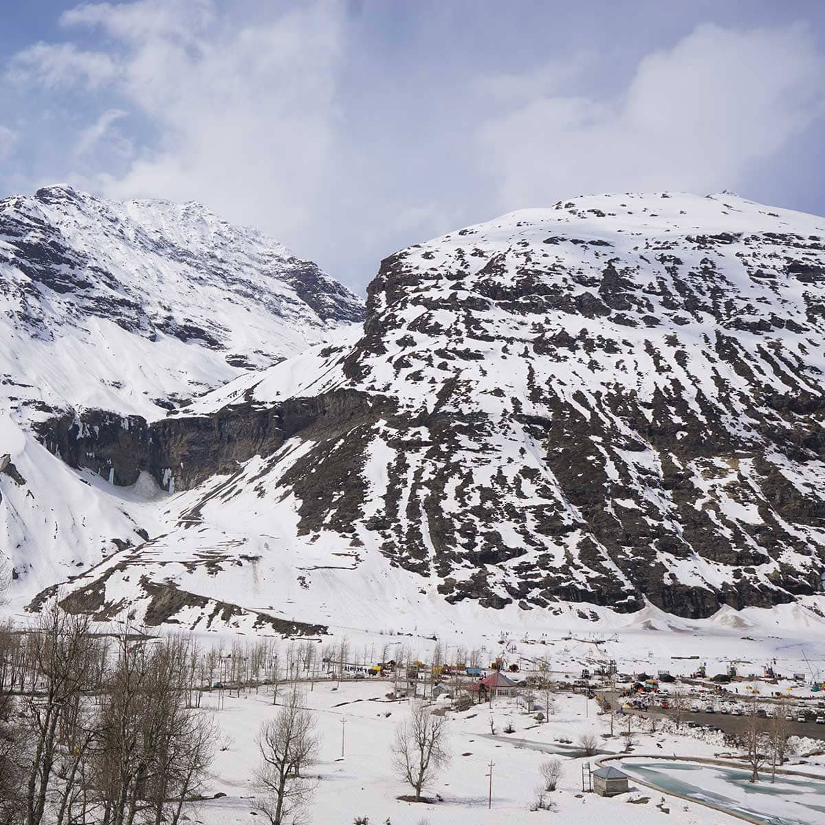 A view of Sissu waterfall and lake in winters.